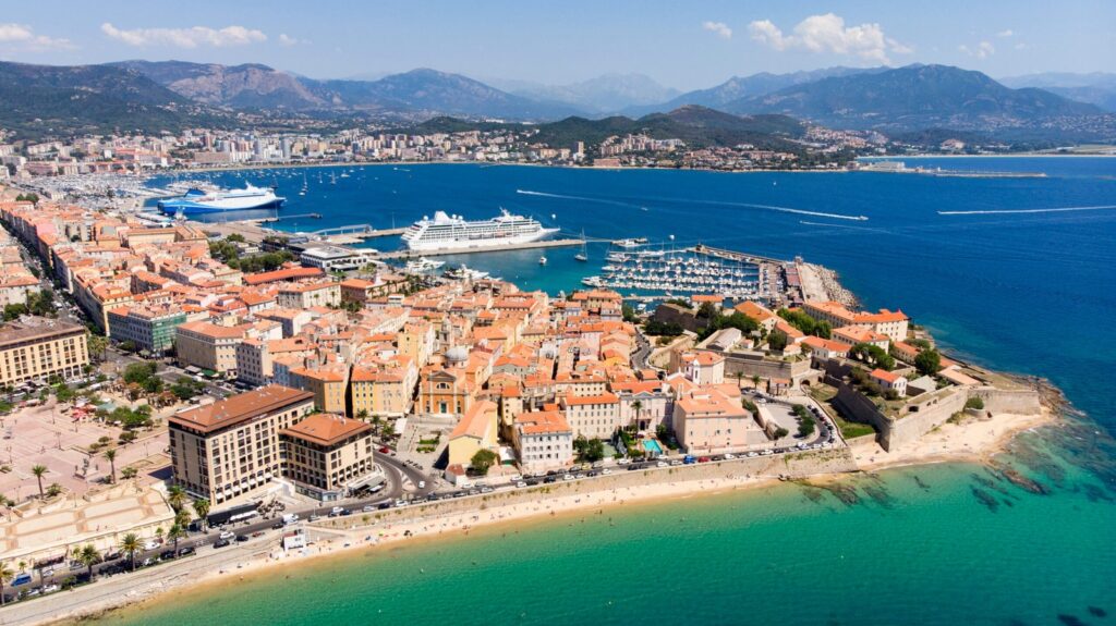 Les plages autour d’Ajaccio : Un paradis pour les amoureux de la mer plages Ajaccio