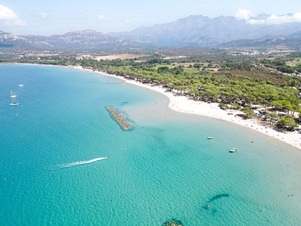 Entête du camping Paduelle avec une magnifique vue sur la mer méditerranée de la Corse