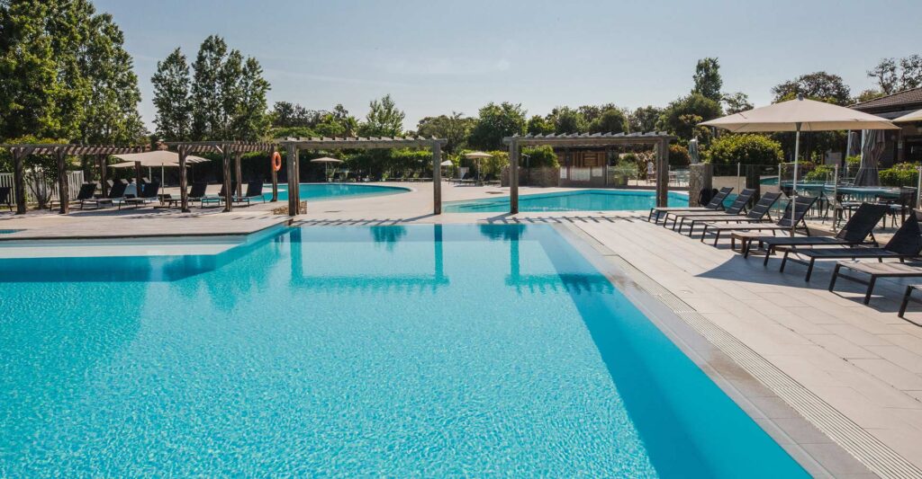 les-piscines-du-campoloro-cervioni Camping Le Campoloro un camping Corse bord de mer