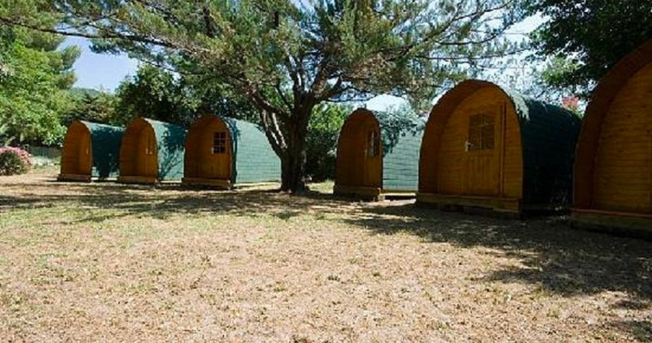 camping_maisons_boites_verdoyantes_nature_dehors_escapade